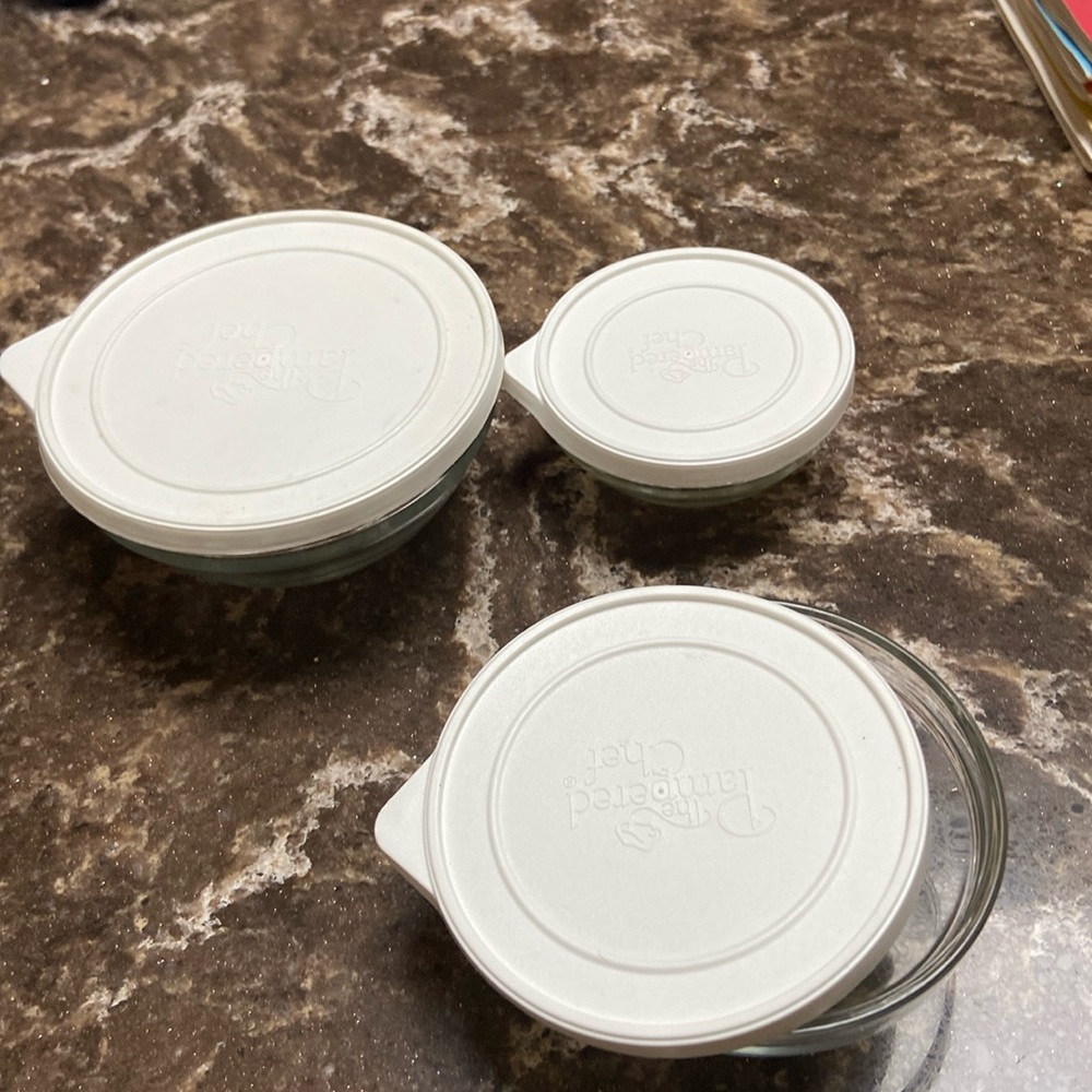 The Pampered Chef Glass Storage Set with White Lids